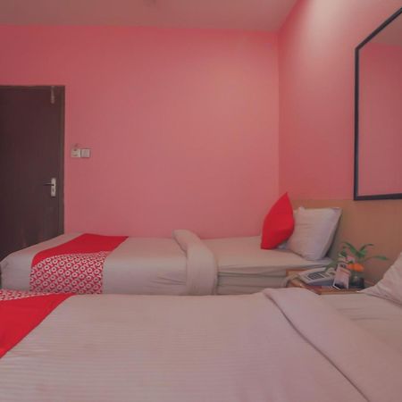 Oyo 789 Hotel Shivam Plaza Catmandu Exterior foto